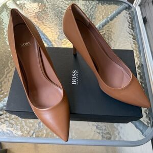 Hugo Boss Eddie Pump | Medium Brown Leather Heels